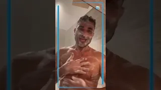 النجم  أحمد سعد  يشارك جمهوره   حماية العيد    و هو يغني أغنية  يا ابن المحظوظة    دندنها