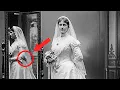 It Was Just a Wedding Portrait Until You Noticed What the Bride Was Holding Behind Her Back