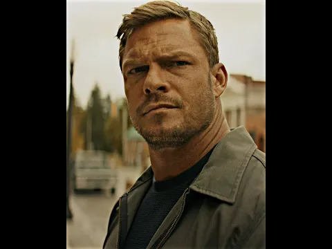 REACHER-"" Don't turn around I can help you"" #Reacher #shorts
