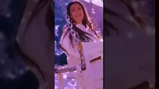 نحن نعيش الحياه مرا واحده فعيشهاا كما تريد 