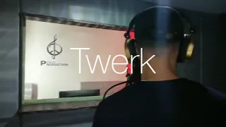 أخرتها موت و عمرنا ما نخونو                                دندنها