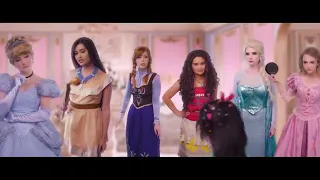 لقطة من فلم رالف المحطم روعة كل اميرات ديزني موجودة 