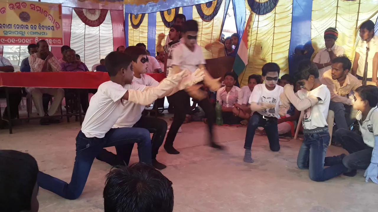 "Save water "performance by saibani school student