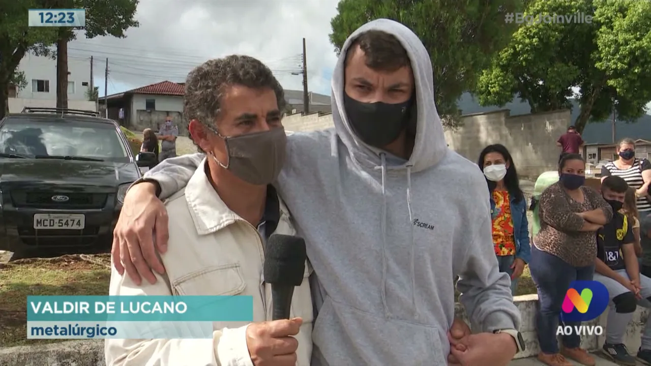 Mãe e filha que morreram afogadas após carro cair em açude vão ser enterradas hoje