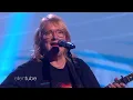 Indigo Girls Perform 'Closer to Fine'
