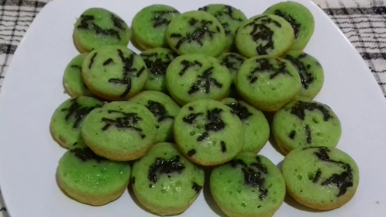 KUE CUBIT - PINCH CAKE - Indonesia Traditional Cake - Jakarta Street Food - Koja. 
