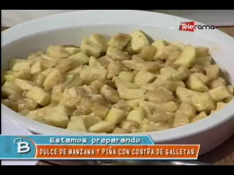 Dulce de manzana y piña con costra de galletas