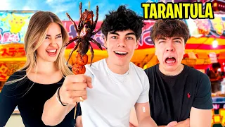COMIENDO COMIDA CALLEJERA EN JAPÓN (Tarántula, ballena…)