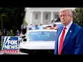 Download Lagu Trump goes on a ride-along with DC police