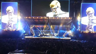 Download Elton John performing live \ MP3