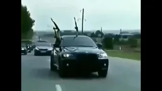 اذا رأيت أنياب الليث بارزة   فلا تظن أن ألليث يبتسم  دندنها