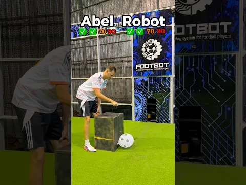 ME VS ROBOT!😱🤖