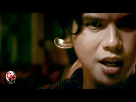 Download MP3 The Rock - Aku Cinta Kau Dan Dia (Official Music Video)