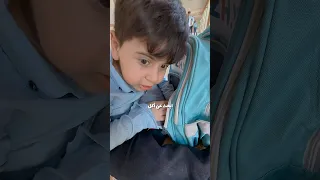 مشهد تاريخي لطالب الأول ابتدائي في يومه الاول 