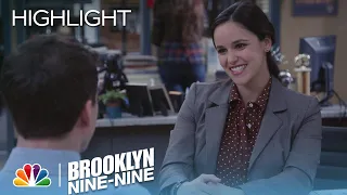 Brooklyn Nine-Nine - Amy Gets a Gift for Holt Episode Highlight