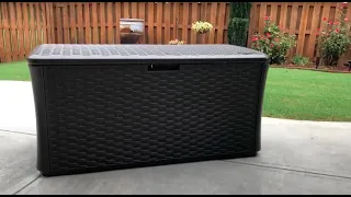 Suncast Java 134 Gal Resin Wicker Deck Mo Hop gang va cam nghi