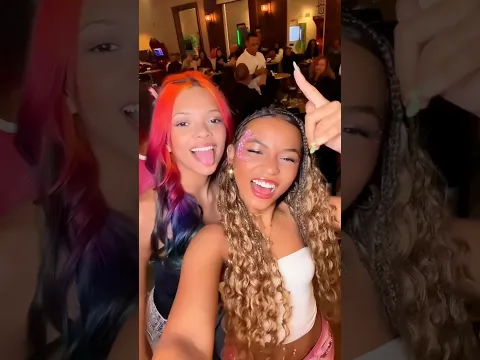 A PRETINHA A LOIRINHA