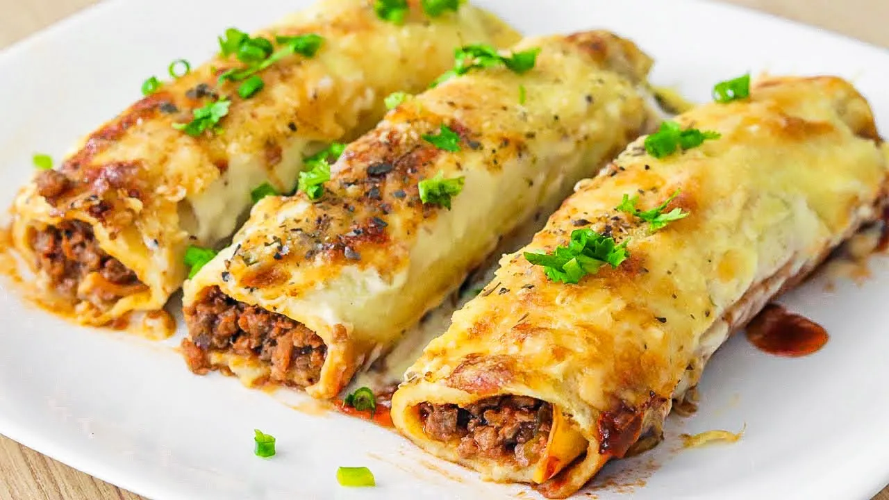 Hoje vou ensinar a vocês como fazer Panqueca de frango ! INGREDIENTES: PANQUECAS: 500ML DE LEITE -2 . 