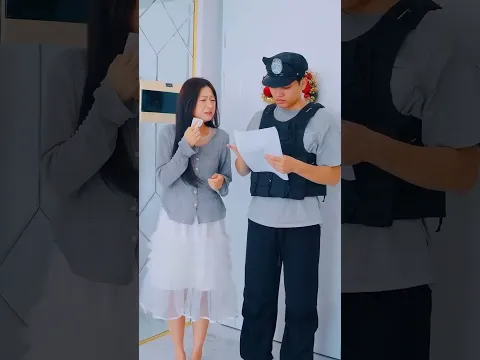 Kucing Hilang! Panik Panggil Polisi, Ternyata Tidur Di Lemari!