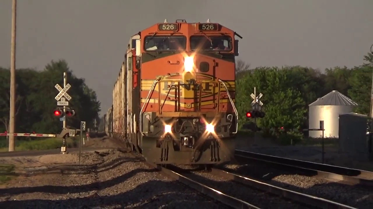 Racing freights, routine locals, and receding light on the Chilli - June 10, 2017 at Mazon, IL