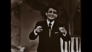 أبو عيون جريئة   حفل نادر على مسرح التلفزيون   عبد الحليم حافظ   دندنها