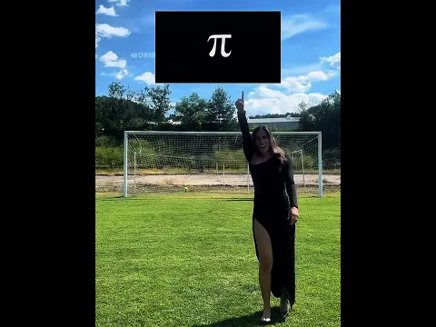 She is too smart 🤓⚽️