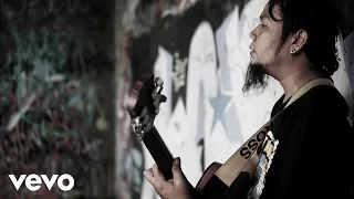 lukanegara bertahta diatas tanah mereka