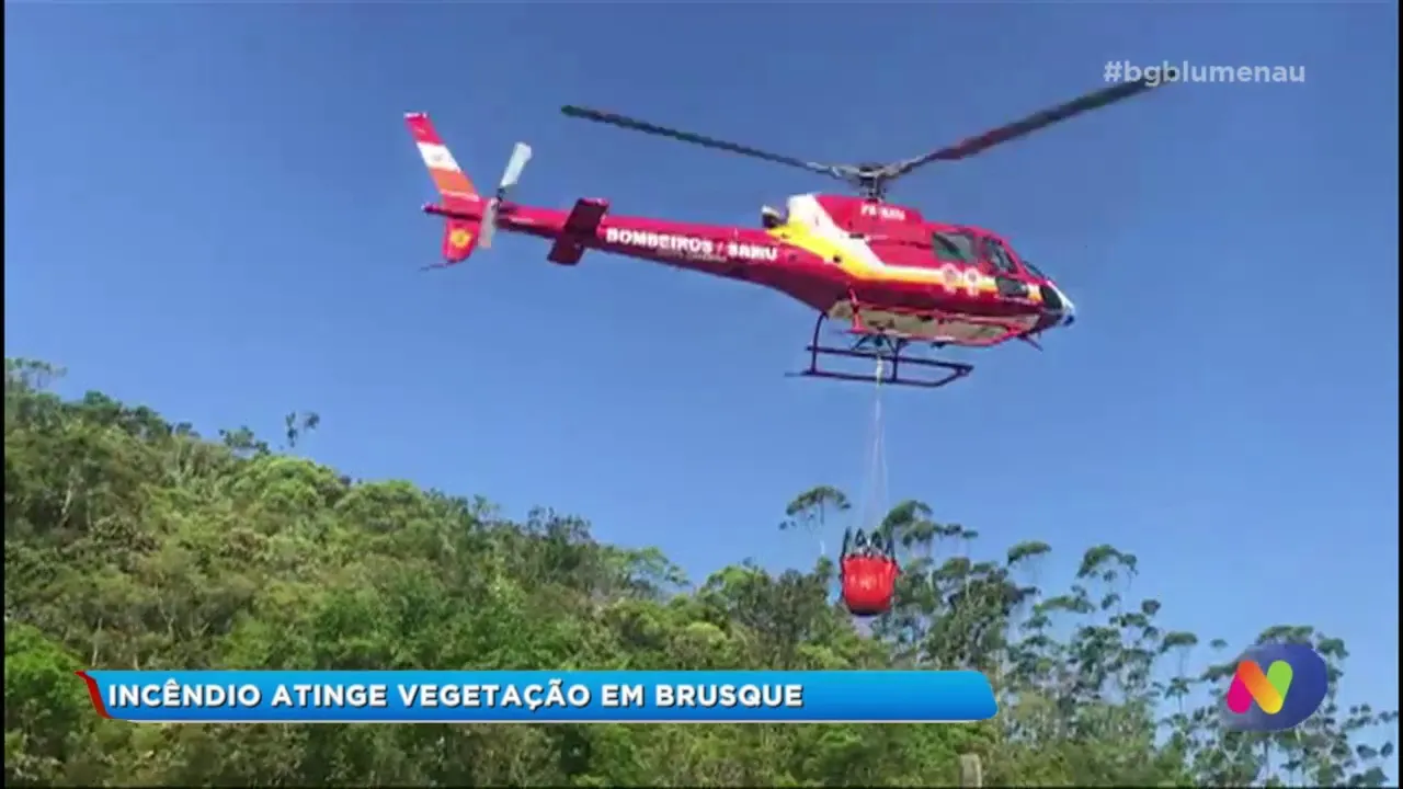 Incendio atinge vegetacao em Brusque