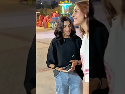 Liza Gets 1000 Rs for Every Girl She Hugs! 😱😂