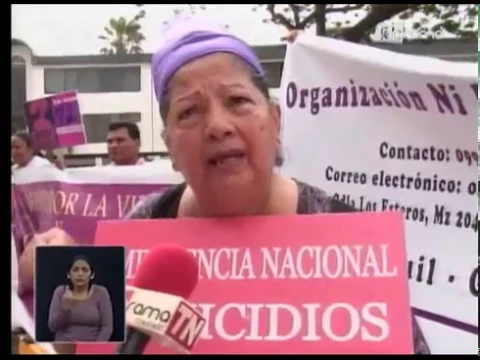 Grupo de mujeres protestó en contra del femicidio