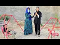 Download Lagu De liefde en veiligheid van Narges in een klein huisje en een nieuw gezicht voor de camera