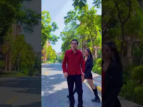 小丑最后还是被白天使保护了。#天使 #小丑 #超人不会飞