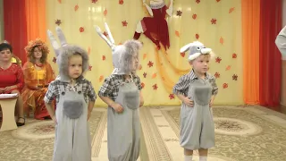 Танець Зайця і зайченят на осінньому святі 2019 в молодшій групі Муз кер Кушнір А О 