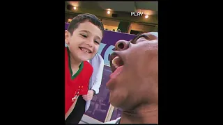 سبيد يسأل احد مشجعين البرتغال أيهما أفضل ميسي ام رونالدو دندنها