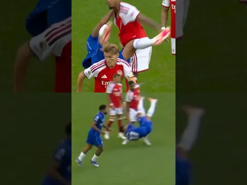 Konsa really looked like he threw Rogers to the ground before Arsenal’s winning goal #PremierLeague