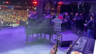 عمرو دياب هيعيش يفتگرني لايڤ مع نادر حمدي العالمي   دندنها
