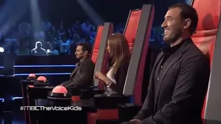 أسرع عشر لفات في ذا فويس دندنها