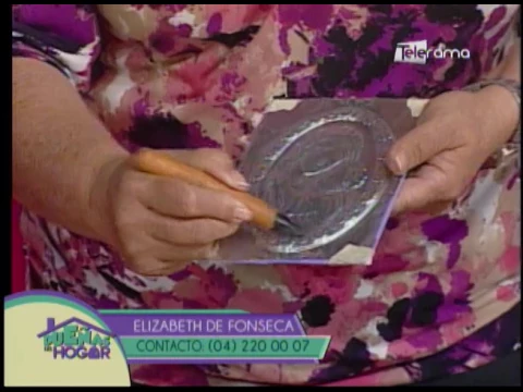 Aprenda a realizar un portaretrato en repujado