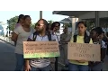 Studenten blokkeren ingang ADEK; Protest tegen afschrijvingen