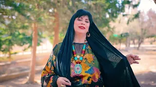                                                                  شابة يمينة وعقبة جوماتي   وينك مقيل دندنها