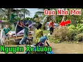 Lagu Cách Vận Chuyển Quà Tặng Mừng Nhà Mới Tới Nhà Em Linh Trong Mùa Nước Ngập| PHƯƠNG THÚY TV#1216