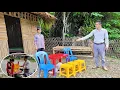 Download Lagu A happy day. The kind uncle brought the orphan girl Tieu Bong a new set of tables and chairs.