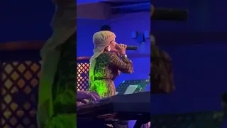 حفله فيرمونت اغنيه جالو ترى  اقوى صوت  مى مصطفى دندنها