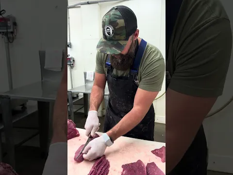 🔪 Cutting top round into London broil and jerky strips! 🥩 #Beardedbutchers #butcher