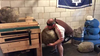 Atlas Stone 300 lbs 136 kg
