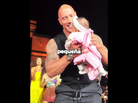 ¡El Bebé Llegó Hasta The Rock! 🥹❤️