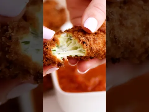 The crunchy and cheesy goodness of a mozzarella stick combined with spinach artichoke dip 🧀✨