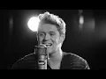 Niall Horan - This Town (Live, 1 Mic 1 Take)