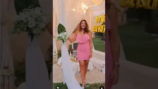 شموع وقلب من الورود وتمثال أوسكار هيدي كرم تحتفل بعيد ميلادها في أجواء رومانسية مبهجة 