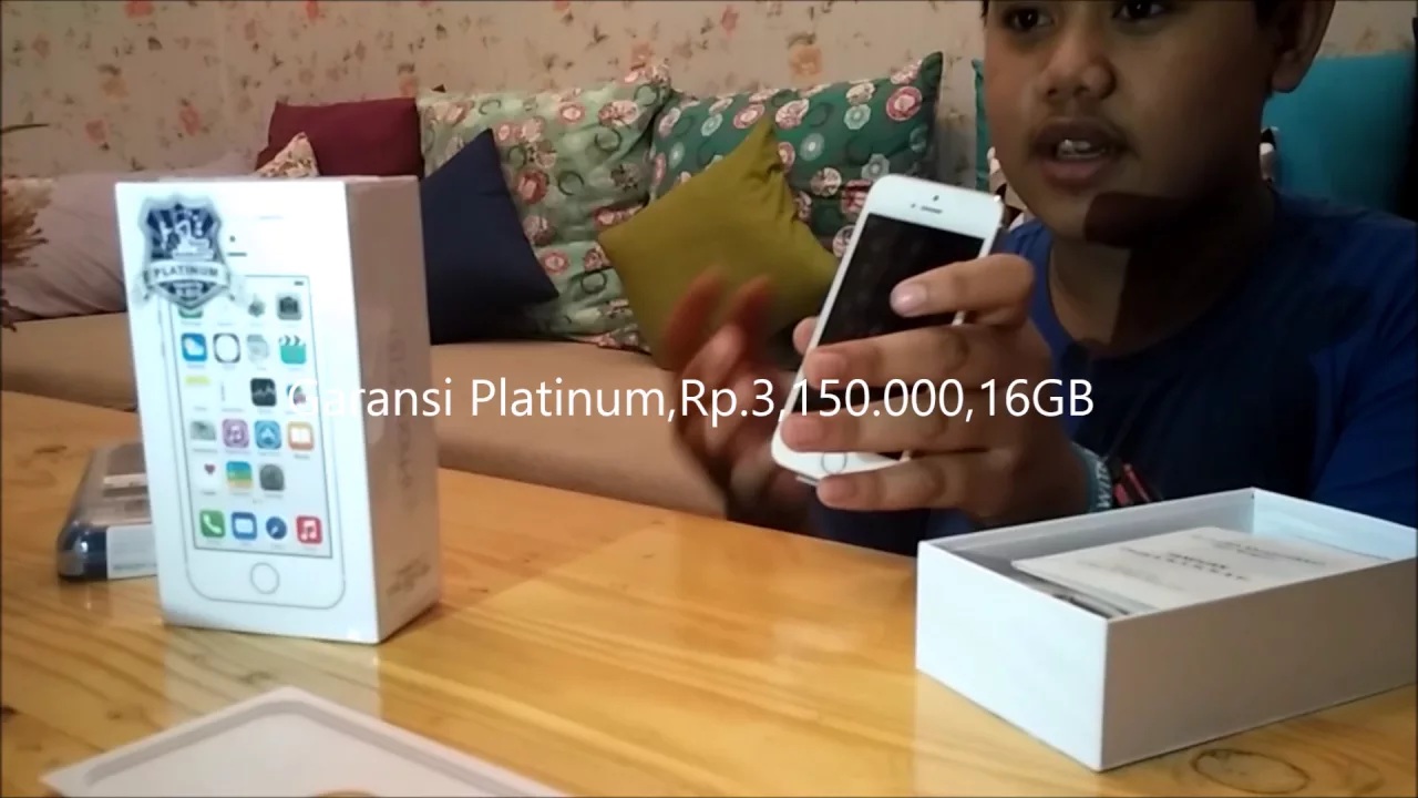 MEMBANDING CASING KW DAN ASLI DARI APPLE. 